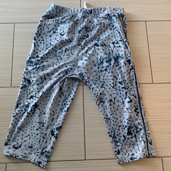 LULULEMON ATHLETICA RETREAT YOGI CROPPED PANTS, Sz 6, Grey and Blue - Picture 4 of 6